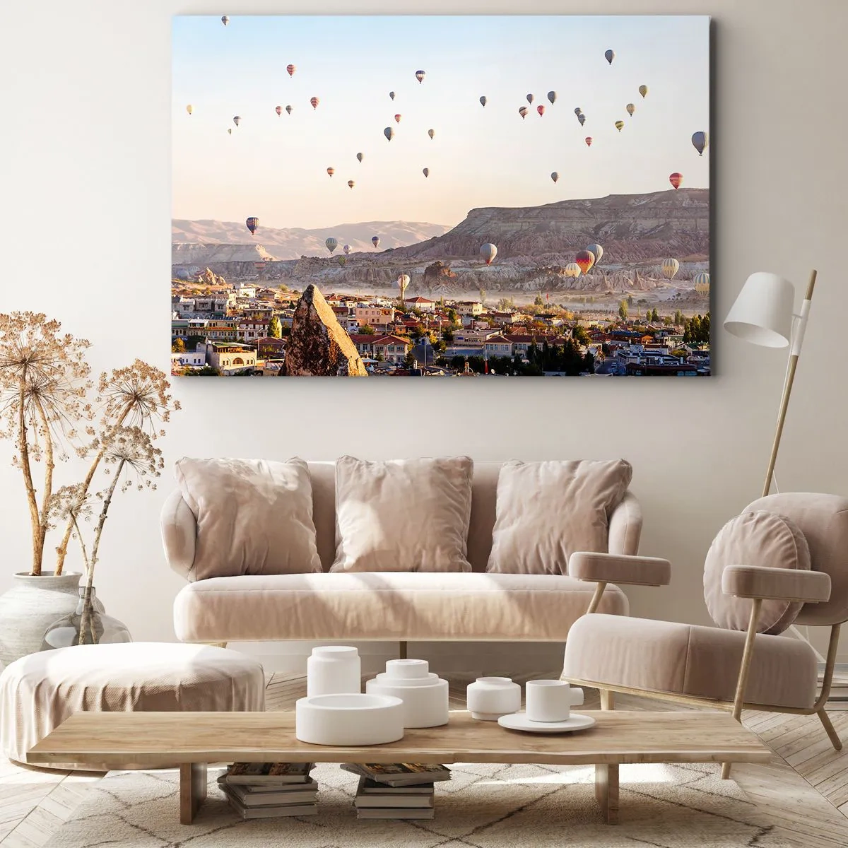 Impression sur toile - Image sur toile - Cappadoce avec des ballons sur fond de collines pittoresques - 120x80cm - Comme des navires dans le ciel - Décoration murale moderne pour le salon et la chambre ARTTOR
