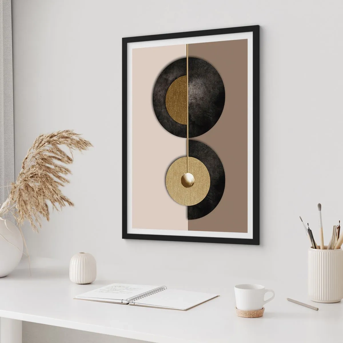 Affiche dans un cadre noir - Poster - Abstraction moderne avec des accents géométriques dorés - 50x70cm - Variations autour du cercle - Décoration murale moderne pour le salon et la chambre ARTTOR