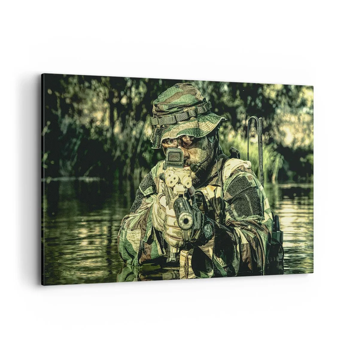 Impression sur toile - Image sur toile - Un soldat en tenue de camouflage vise à travers l'eau. - 120x80cm - Le meilleur des meilleurs - Décoration murale moderne pour le salon et la chambre ARTTOR