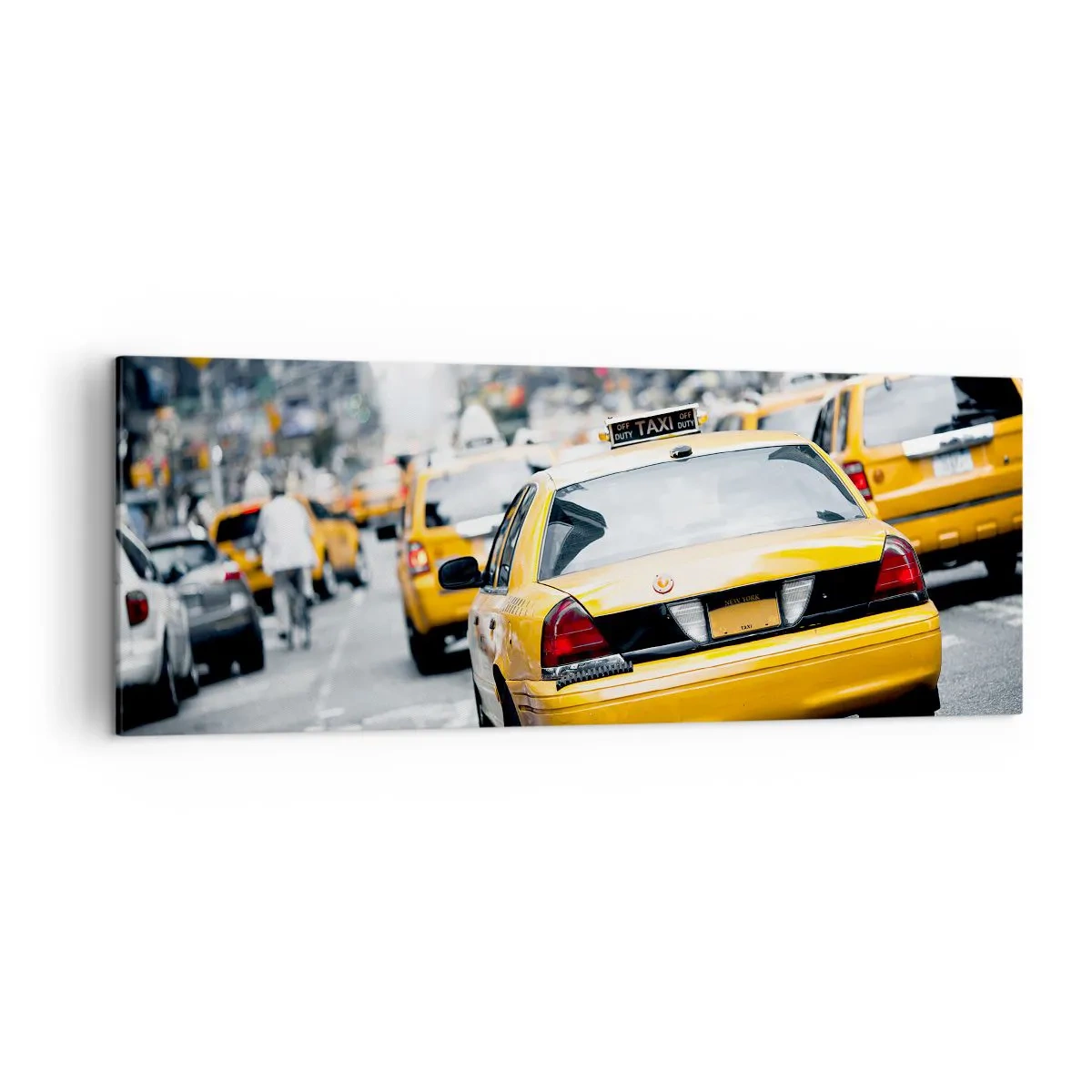 Impression sur toile - Image sur toile - Des taxis jaunes dans une rue animée du centre-ville de la métropole - 140x50cm - Seulement dans cette ville - Décoration murale moderne pour le salon et la chambre ARTTOR