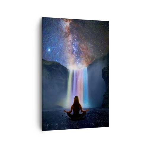 Impression sur toile - Image sur toile - Méditation devant une cascade parmi les étoiles - 80x120cm - Harmonie absolue - Décoration murale moderne pour le salon et la chambre ARTTOR