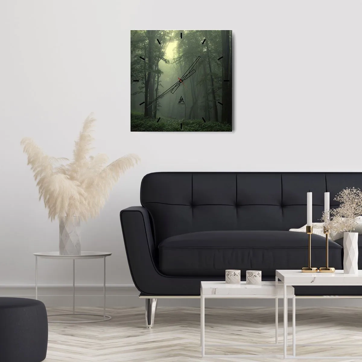 Horloge murale - Pendule murale - Une forêt verte le matin enveloppée d'un brouillard délicat - 30x30cm - Avant qu'il ne se réveille - Décoration murale moderne pour le salon et la chambre ARTTOR