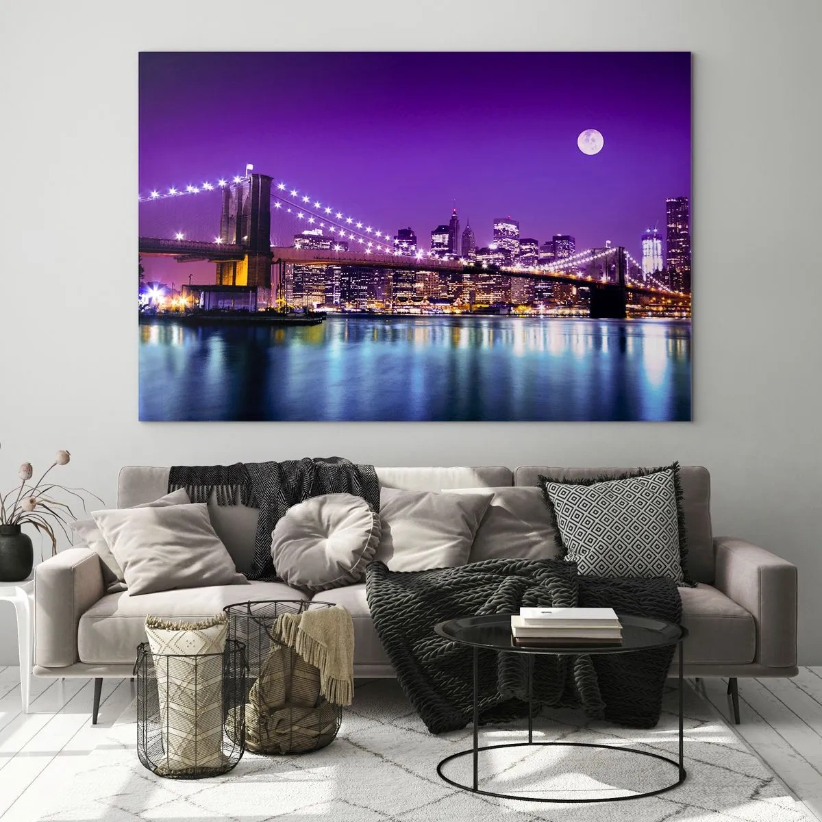 Impression sur verre - Image sur verre - Le pont de Brooklyn et Manhattan la nuit dans des tons violets - 70x50cm - Lumières de grande ville en violet - Décoration murale moderne pour le salon et la chambre ARTTOR