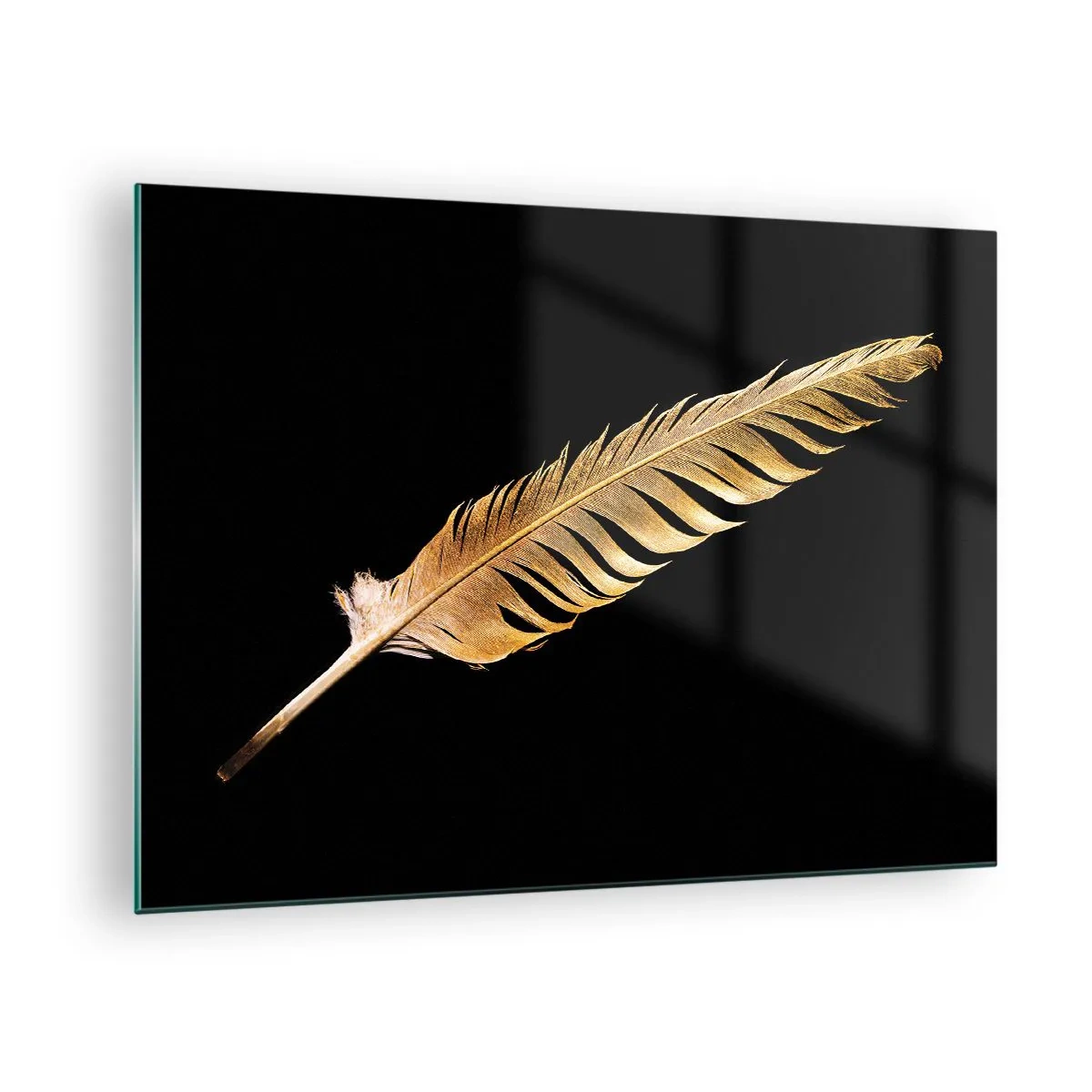 Impression sur verre - Image sur verre - Une plume dorée sur fond noir dans un style minimaliste - 70x50cm - Sans porte-plume - Décoration murale moderne pour le salon et la chambre ARTTOR