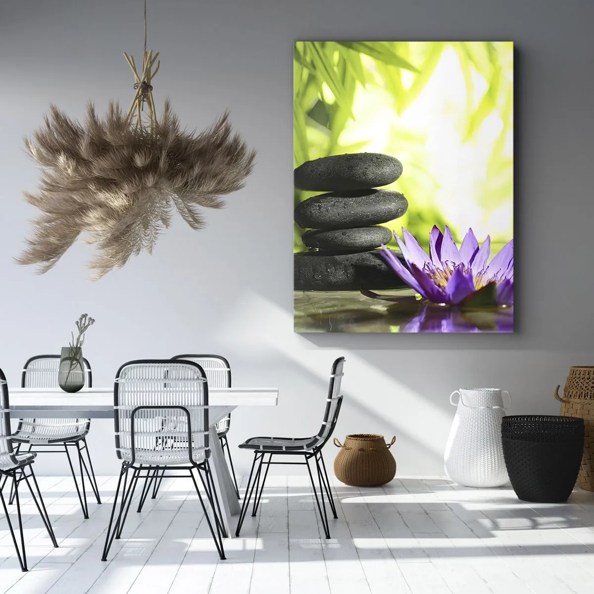 Impression sur toile - Image sur toile - Une pile de pierres zen et une fleur de lotus sur un fond de feuilles de bambou. - 50x70cm - Dans un buisson de bambou - Décoration murale moderne pour le salon et la chambre ARTTOR