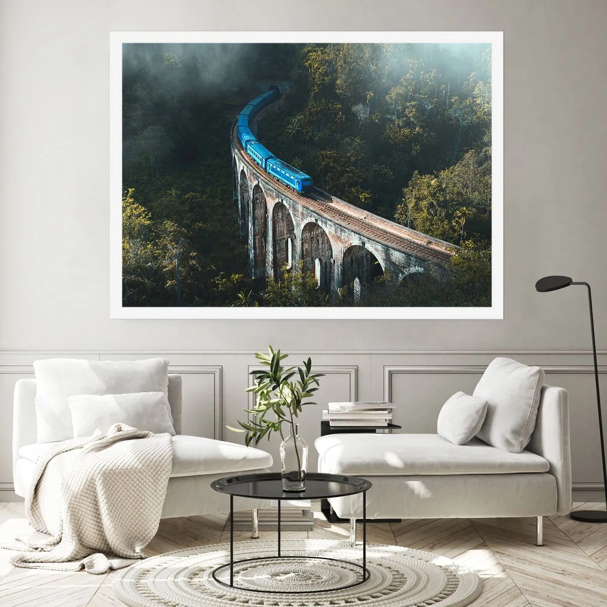 Affiche - Poster - Un train bleu sur un viaduc historique au milieu des forêts - 100x70cm - Train nature - Décoration murale moderne pour le salon et la chambre ARTTOR