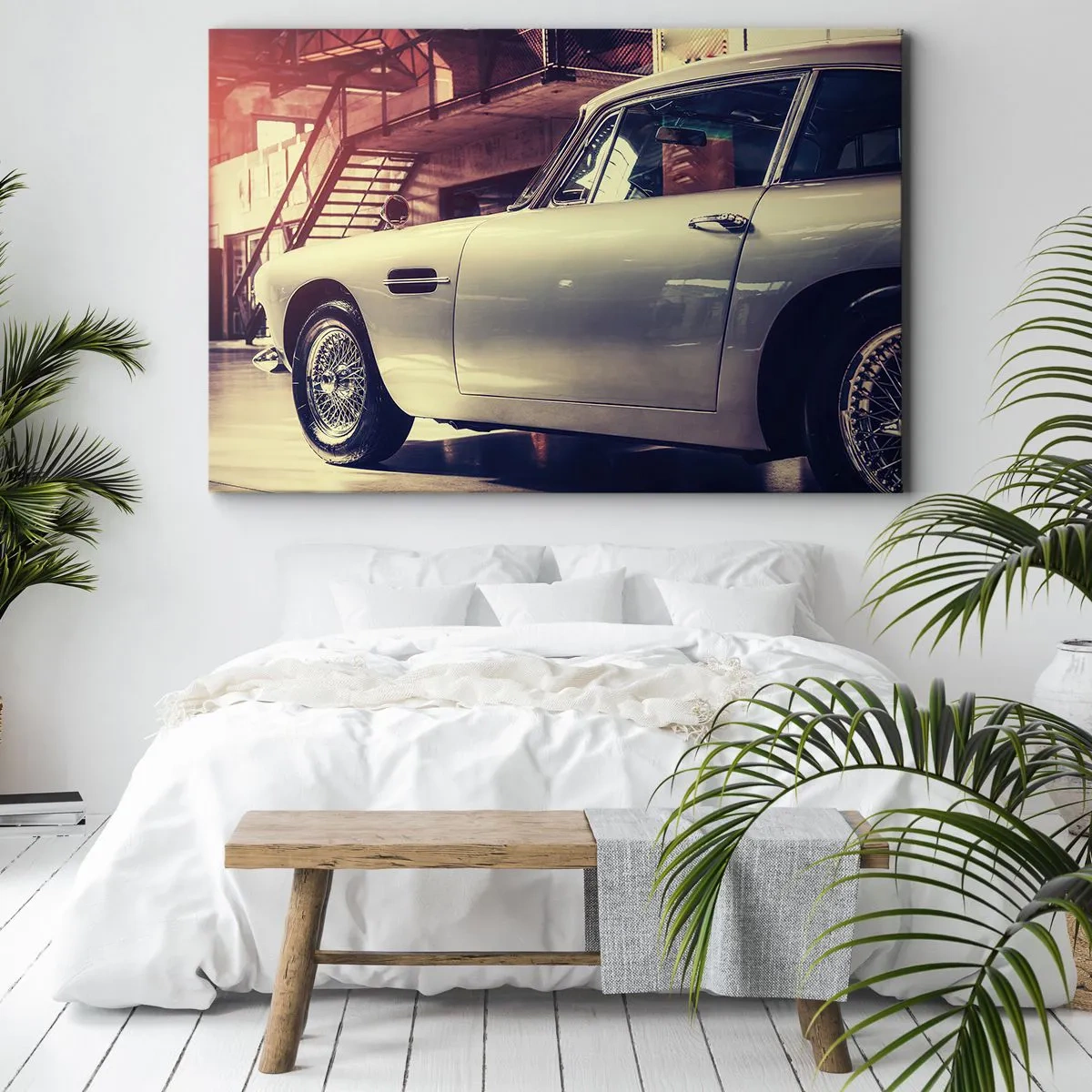 Impression sur toile - Image sur toile - Une voiture classique dans un garage élégant avec un intérieur industriel - 100x70cm - Les classiques ne vieillissent pas - Décoration murale moderne pour le salon et la chambre ARTTOR