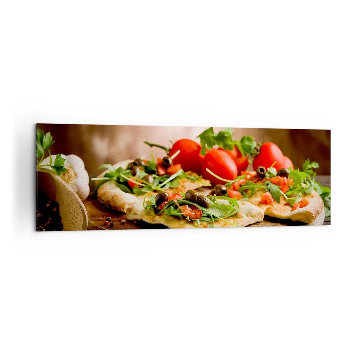 Impression sur toile - Image sur toile - Pizza aux légumes sur une planche en bois dans un style rustique - 160x50cm - Directement du four et du jardin - Décoration murale moderne pour le salon et la chambre ARTTOR