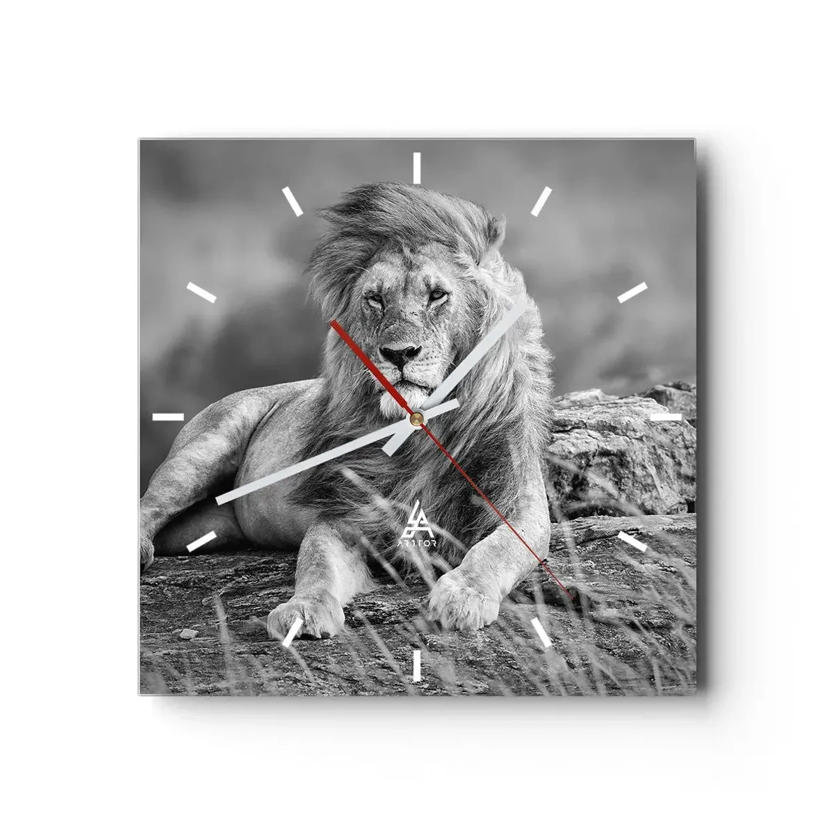 Horloge murale - Pendule murale - Lion reposant sur un rocher dans un style monochrome - 30x30cm - Sieste royale - Décoration murale moderne pour le salon et la chambre ARTTOR