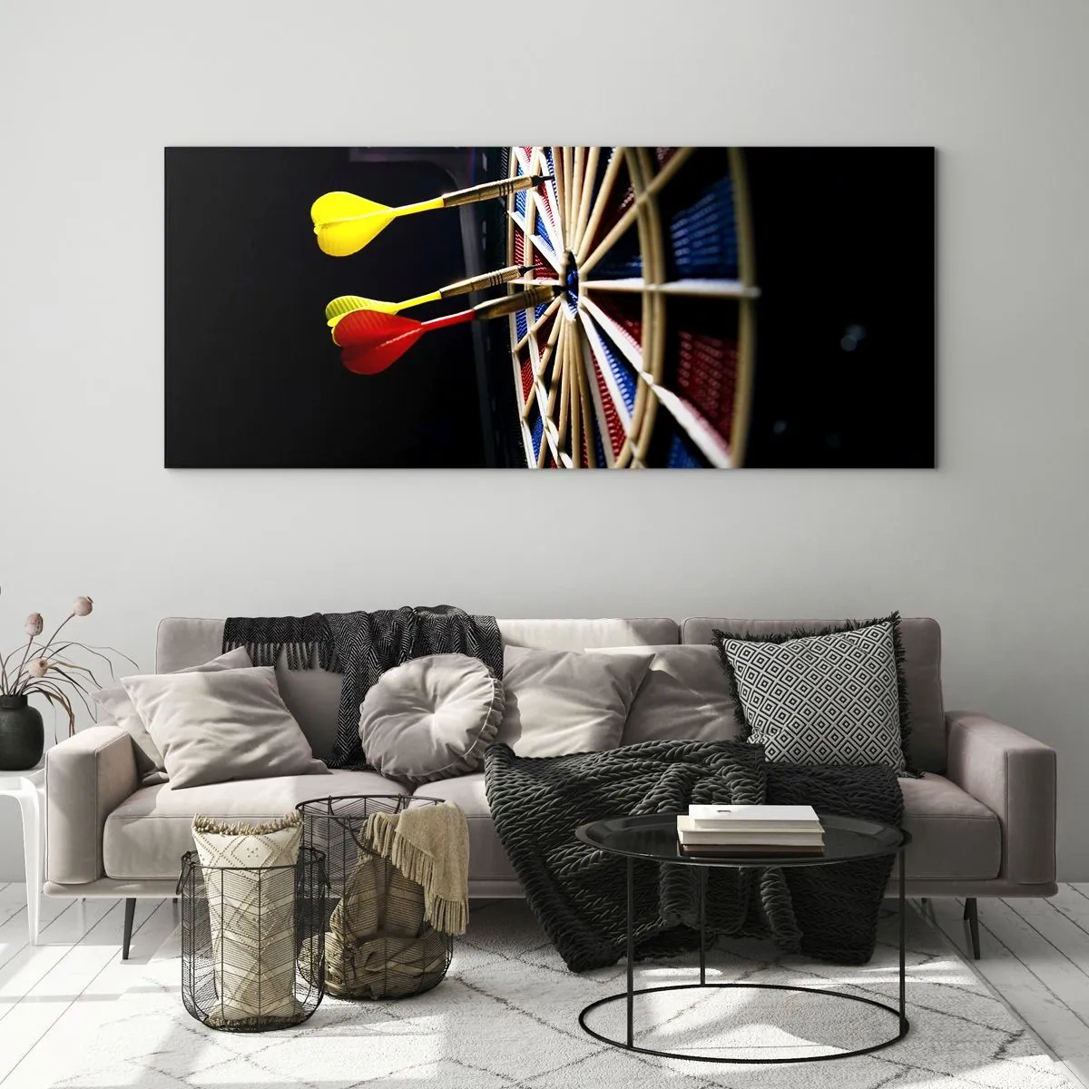 Impression sur verre - Image sur verre - Un jeu de fléchettes avec des fléchettes frappées sur un fond noir - 160x50cm - Droit au but - Décoration murale moderne pour le salon et la chambre ARTTOR