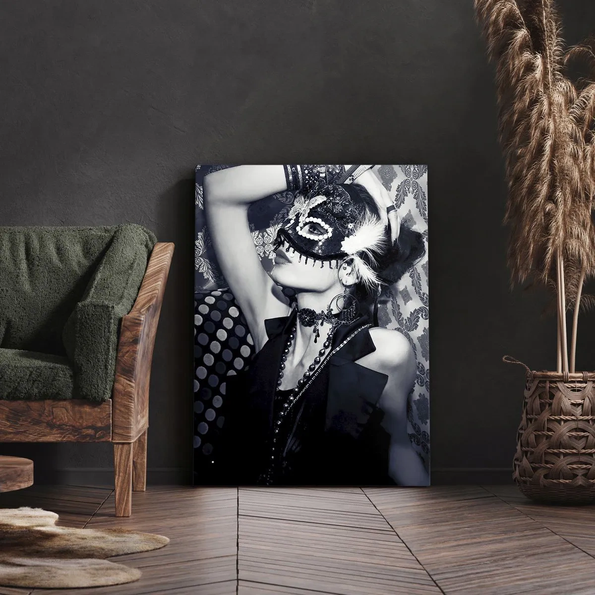 Impression sur toile - Image sur toile - Une femme portant un masque vénitien sur un fond de motifs ornés. - 70x100cm - Décorations, ornements, motifs… - Décoration murale moderne pour le salon et la chambre ARTTOR