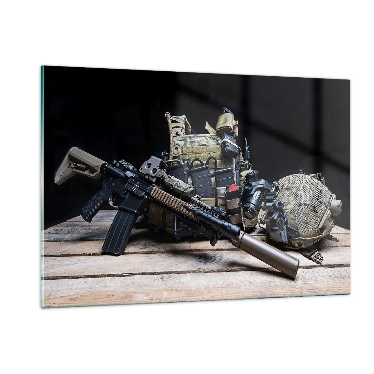 Impression sur verre - Image sur verre - Équipement tactique et armes disposés sur une table en bois - 120x80cm - Se reposer! - Décoration murale moderne pour le salon et la chambre ARTTOR