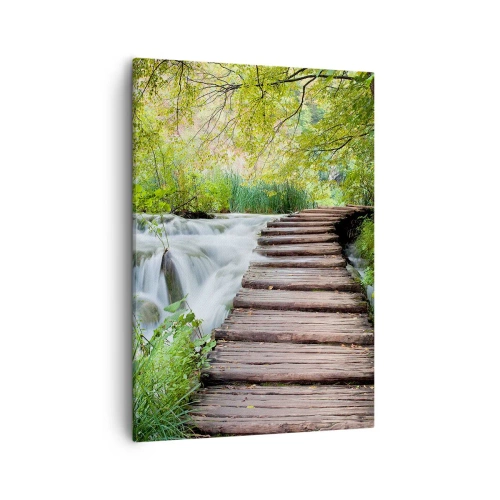 Impression sur toile - Image sur toile - Un pont en bois au-dessus d'une cascade entourée d'une forêt verdoyante. - 50x70cm - L'eau n'est pas si calme - Décoration murale moderne pour le salon et la chambre ARTTOR