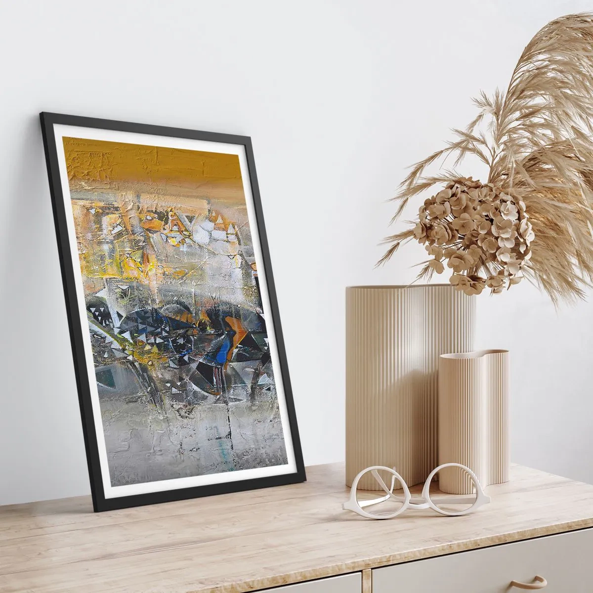 Affiche dans un cadre noir - Poster - Une composition abstraite dans des tons d'or et de gris. - 50x70cm - Tout se met en place - Décoration murale moderne pour le salon et la chambre ARTTOR