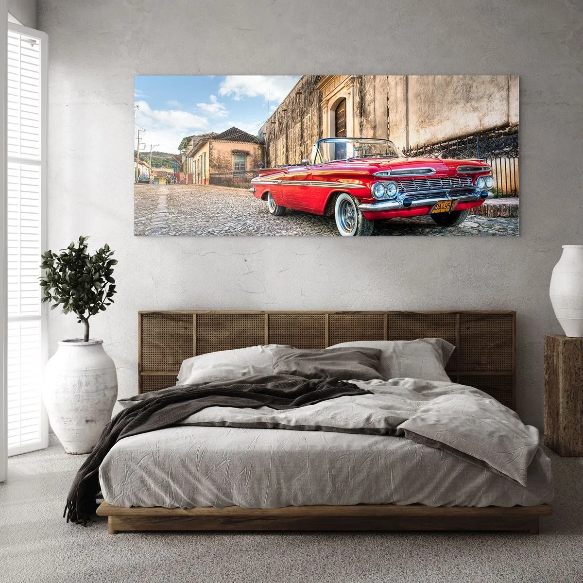 Impression sur verre - Image sur verre - Voiture classique rouge dans une rue pavée - 160x50cm - Émotions cubaines - Décoration murale moderne pour le salon et la chambre ARTTOR