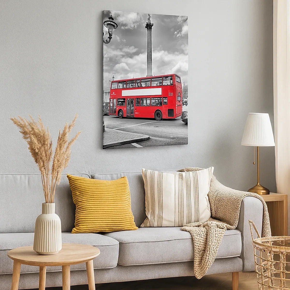 Impression sur toile - Image sur toile - Un bus rouge à impériale sur fond de ville en noir et blanc - 50x70cm - La vraie circulation sanguine de la ville - Décoration murale moderne pour le salon et la chambre ARTTOR