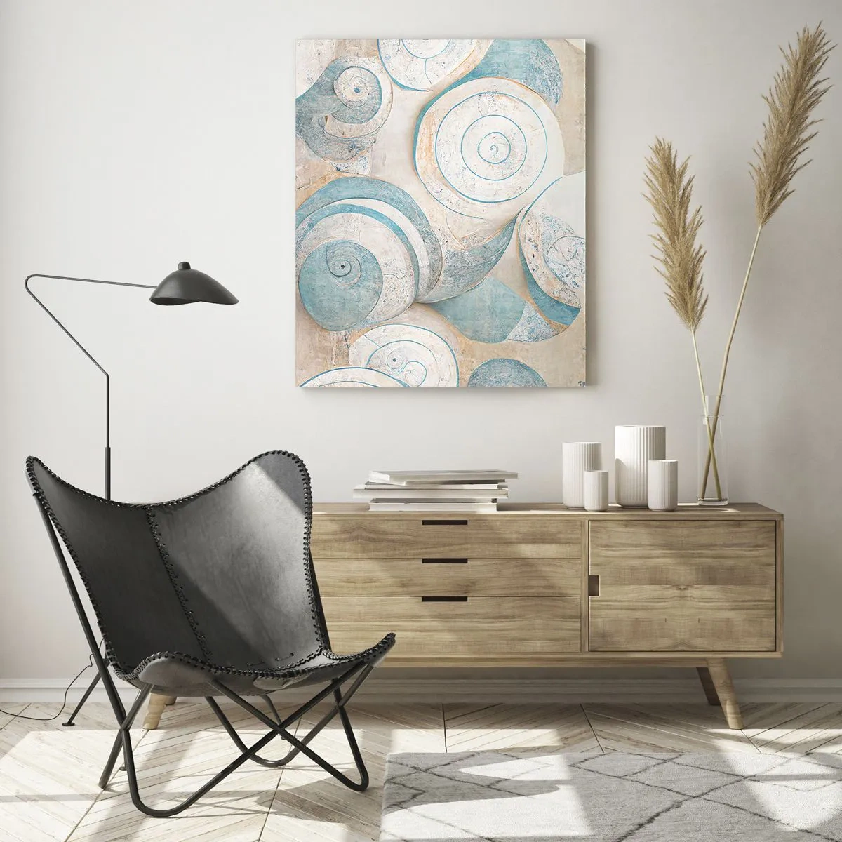 Impression sur verre - Image sur verre - Coquillages dans une palette bleue et beige sur un fond structuré - 50x70cm - Que cache la coque ? - Décoration murale moderne pour le salon et la chambre ARTTOR