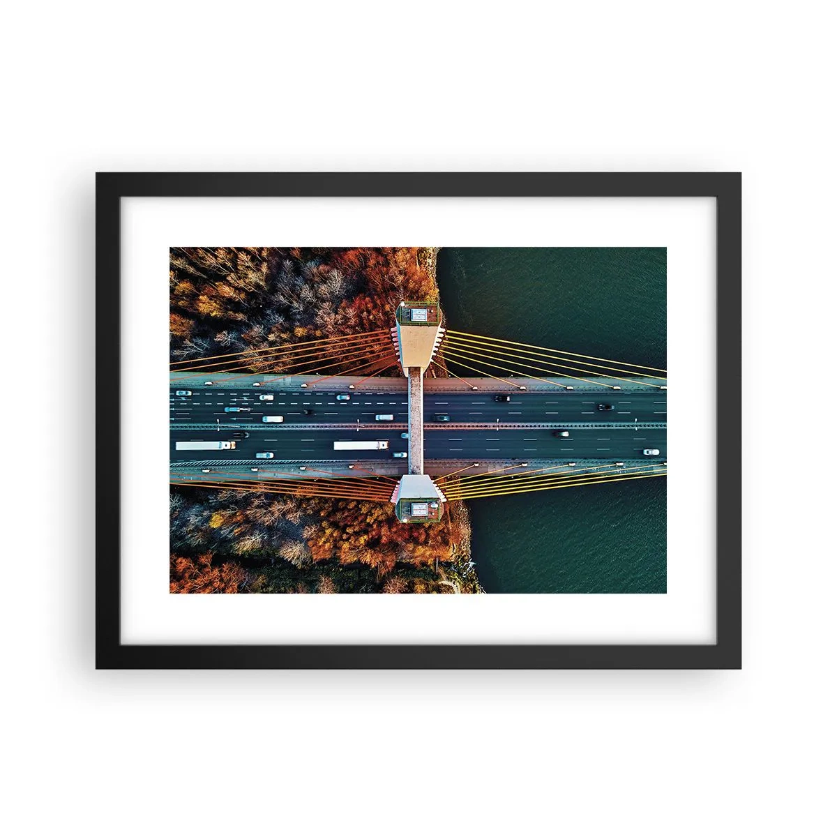 Affiche dans un cadre noir - Poster - Au dessus de l'eau et de la forêt - 40x30 cm