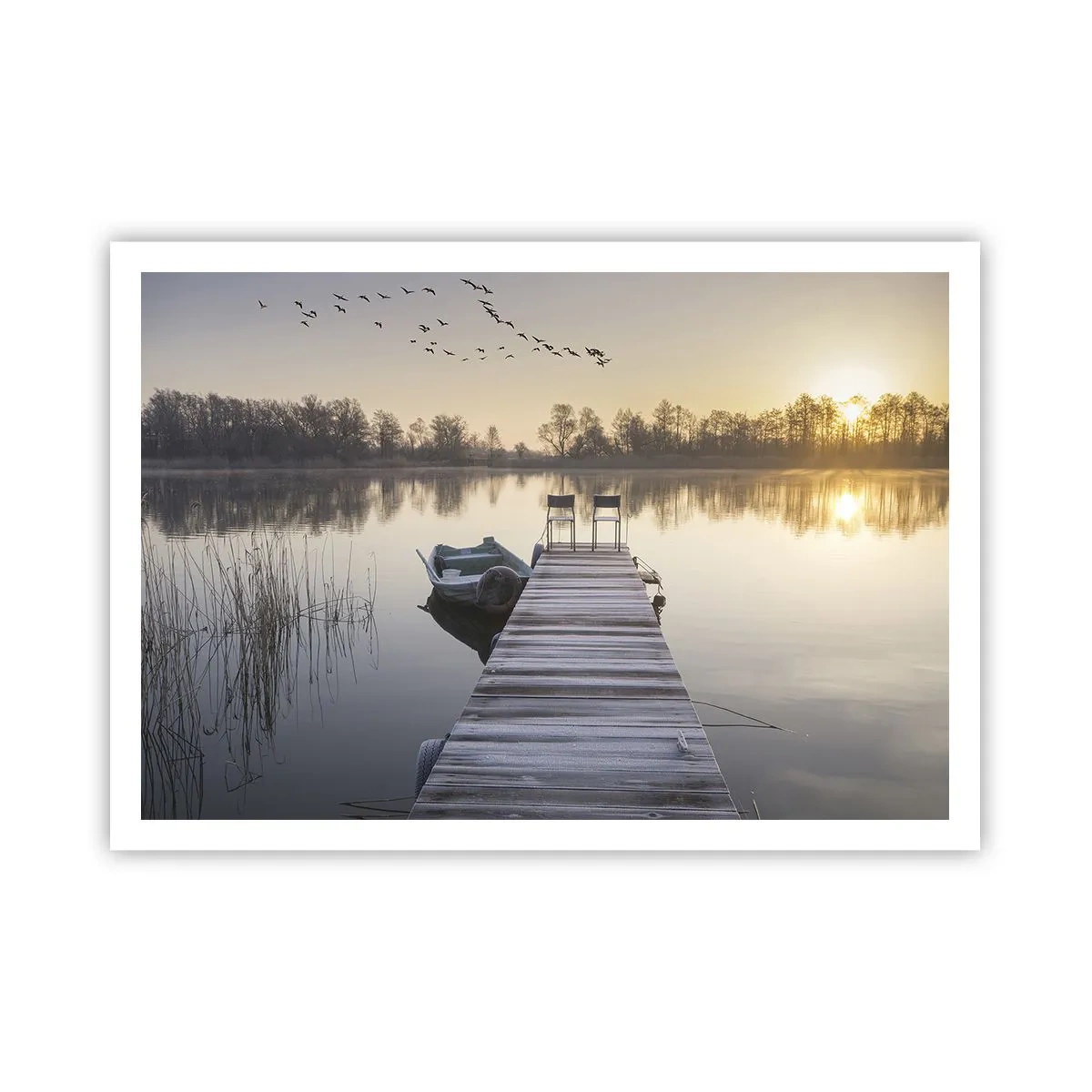 Affiche - Poster - Une jetée au bord du lac le matin avec un bateau et des chaises - 100x70cm - Je reviendrai - Décoration murale moderne pour le salon et la chambre ARTTOR