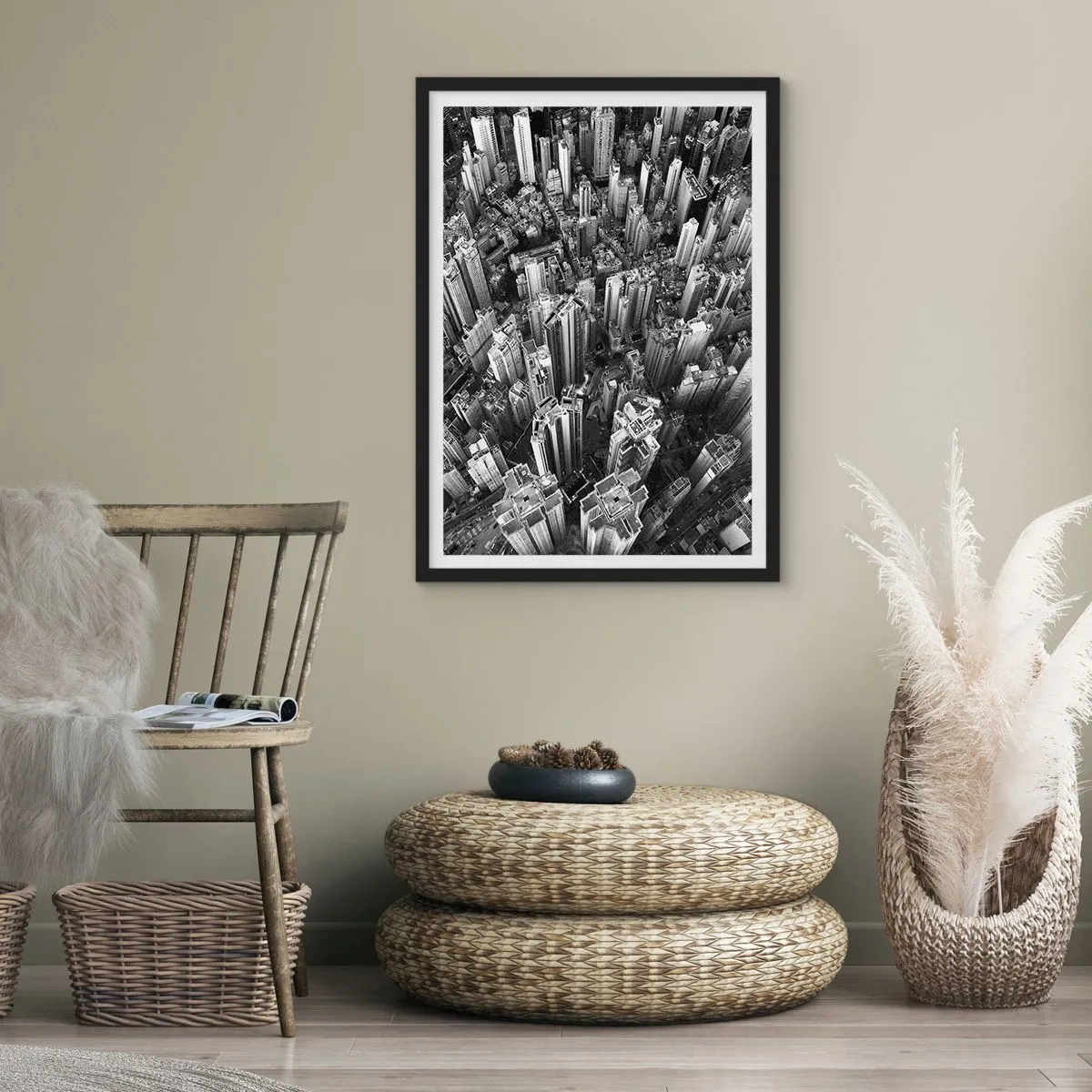 Affiche dans un cadre noir - Poster - Vue aérienne des gratte-ciels de la ville en noir et blanc - 50x70cm - Toujours de plus en plus haut - Décoration murale moderne pour le salon et la chambre ARTTOR