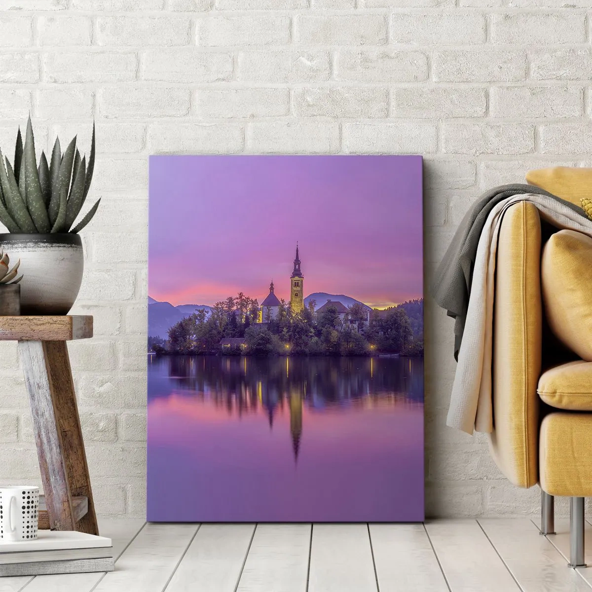 Impression sur toile - Image sur toile - Lac avec une île et une église au coucher du soleil - 70x100cm - Une île de conte de fées au crépuscule - Décoration murale moderne pour le salon et la chambre ARTTOR