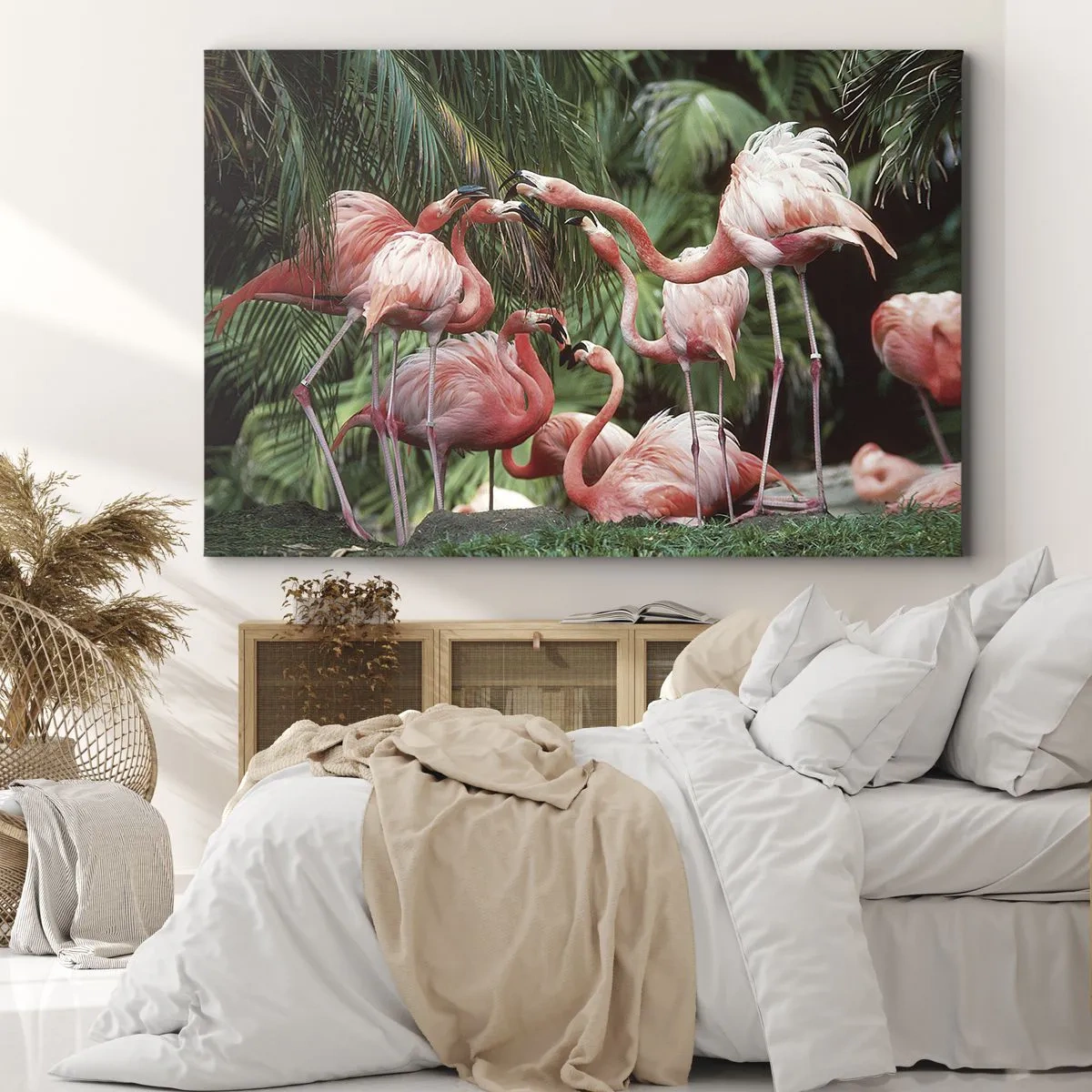 Impression sur toile - Image sur toile - Un groupe de flamants roses dans un cadre tropical entouré de palmiers - 100x70cm - Potins d'après-midi - Décoration murale moderne pour le salon et la chambre ARTTOR