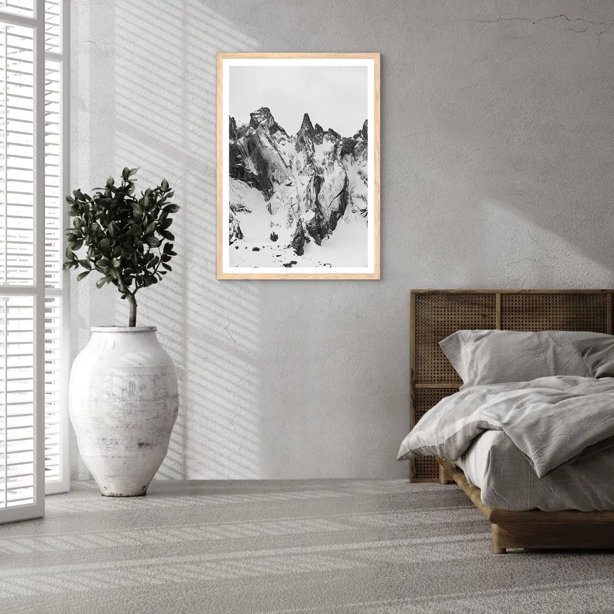 Affiche dans un chêne clair - Poster - Crête dangereuse de granit - 70x100 cm