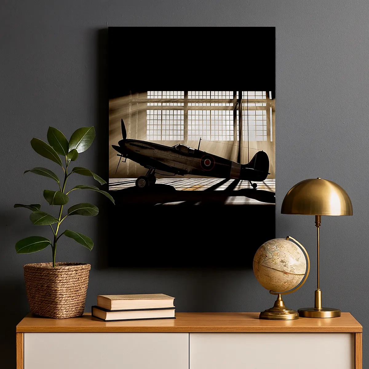 Impression sur toile - Image sur toile - Un avion historique dans un hangar éclairé par la lumière du soleil - 50x70cm - Le repos du guerrier - Décoration murale moderne pour le salon et la chambre ARTTOR