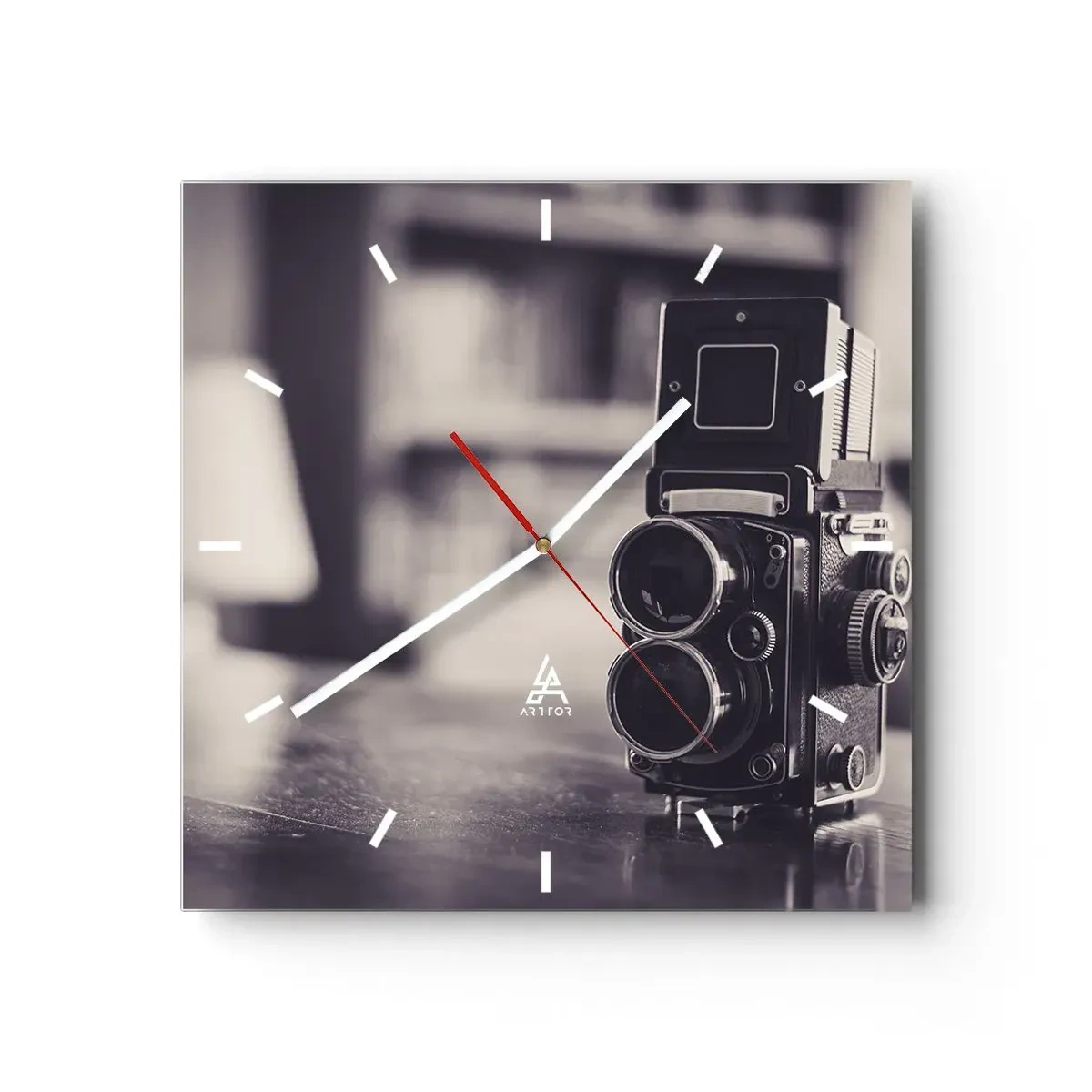 Horloge murale - Pendule murale - Appareil photo ancien en noir et blanc - 30x30cm - La magie de la photographie ancienne - Décoration murale moderne pour le salon et la chambre ARTTOR