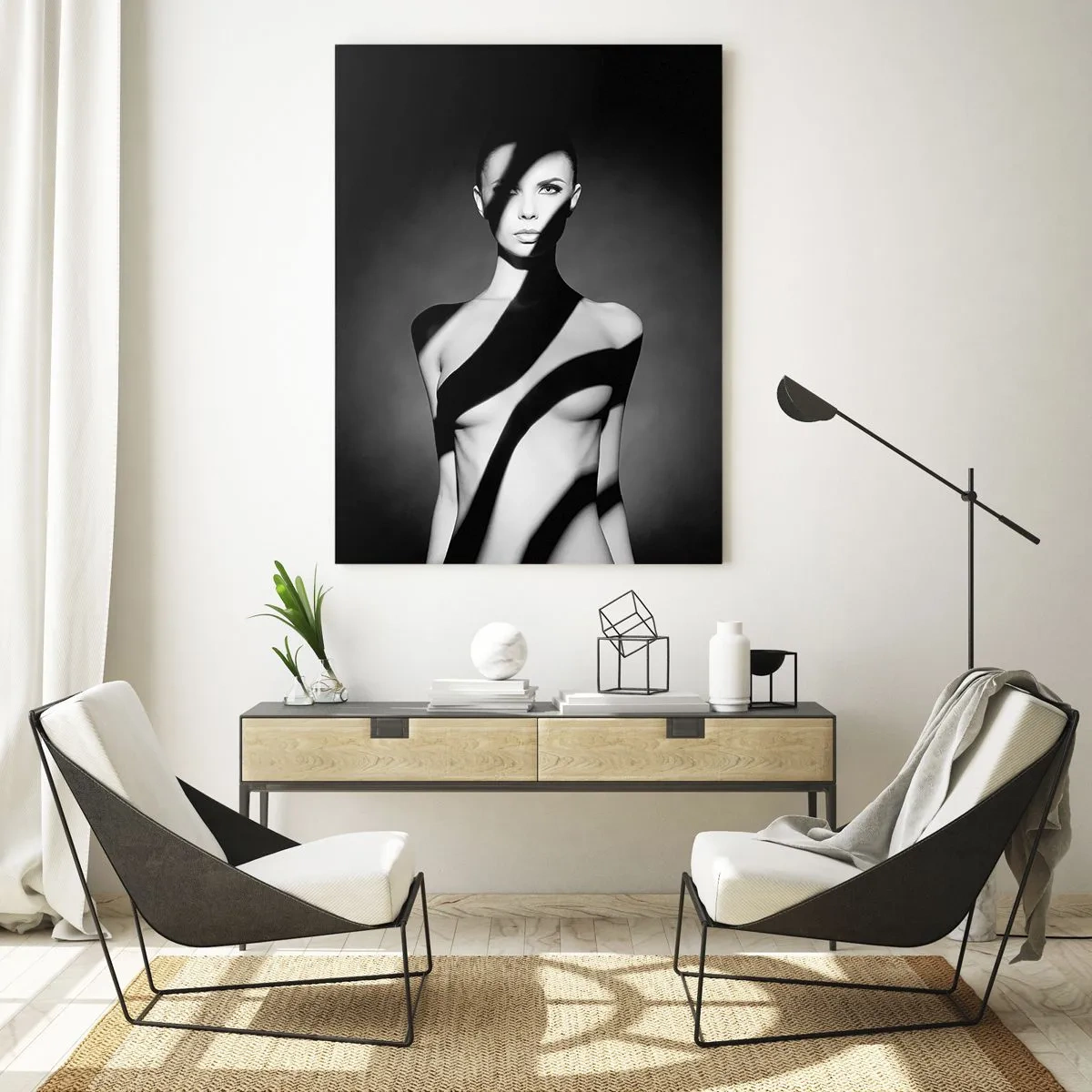 Impression sur verre - Image sur verre - Portrait noir et blanc d'une femme dans l'ombre et la lumière - 70x100cm - Dans la brillance et l'ombre - Décoration murale moderne pour le salon et la chambre ARTTOR