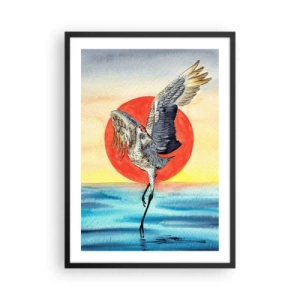 Affiche dans un cadre noir - Poster - Une grue planant au-dessus de l'eau contre un soleil rouge - 50x70cm - Il est temps de rentrer - Décoration murale moderne pour le salon et la chambre ARTTOR