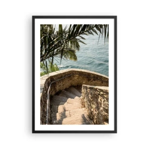 Affiche dans un cadre noir - Poster - Un escalier en colimaçon en pierre menant vers la mer, bordé de palmiers - 50x70cm - Sous le soleil d'Italie - Décoration murale moderne pour le salon et la chambre ARTTOR