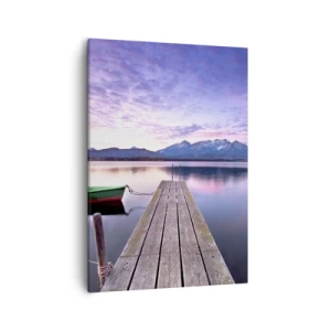 Impression sur toile - Image sur toile - Une jetée en bois avec un bateau sur un lac entouré de montagnes au coucher du soleil - 50x70cm - Silence amical - Décoration murale moderne pour le salon et la chambre ARTTOR
