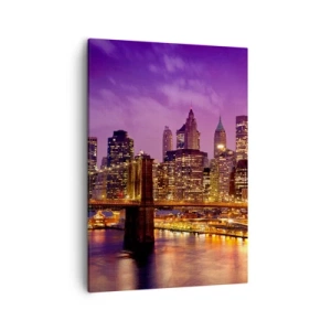 Impression sur toile - Image sur toile - Panorama de la ville avec le pont dans la lumière du soir contre le ciel violet - 50x70cm - Manhathann or violet - Décoration murale moderne pour le salon et la chambre ARTTOR