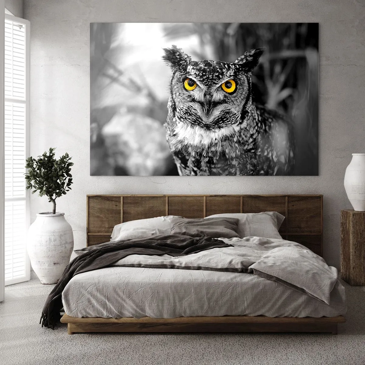 Impression sur verre - Image sur verre - Un hibou aux yeux jaunes sur fond noir et blanc - 70x50cm - Rien ne se cachera - Décoration murale moderne pour le salon et la chambre ARTTOR