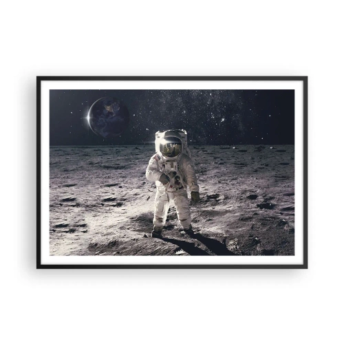 Affiche dans un cadre noir - Poster - Astronaute à la surface de la Lune avec la Terre en arrière-plan - 100x70cm - Salutations de la lune - Décoration murale moderne pour le salon et la chambre ARTTOR
