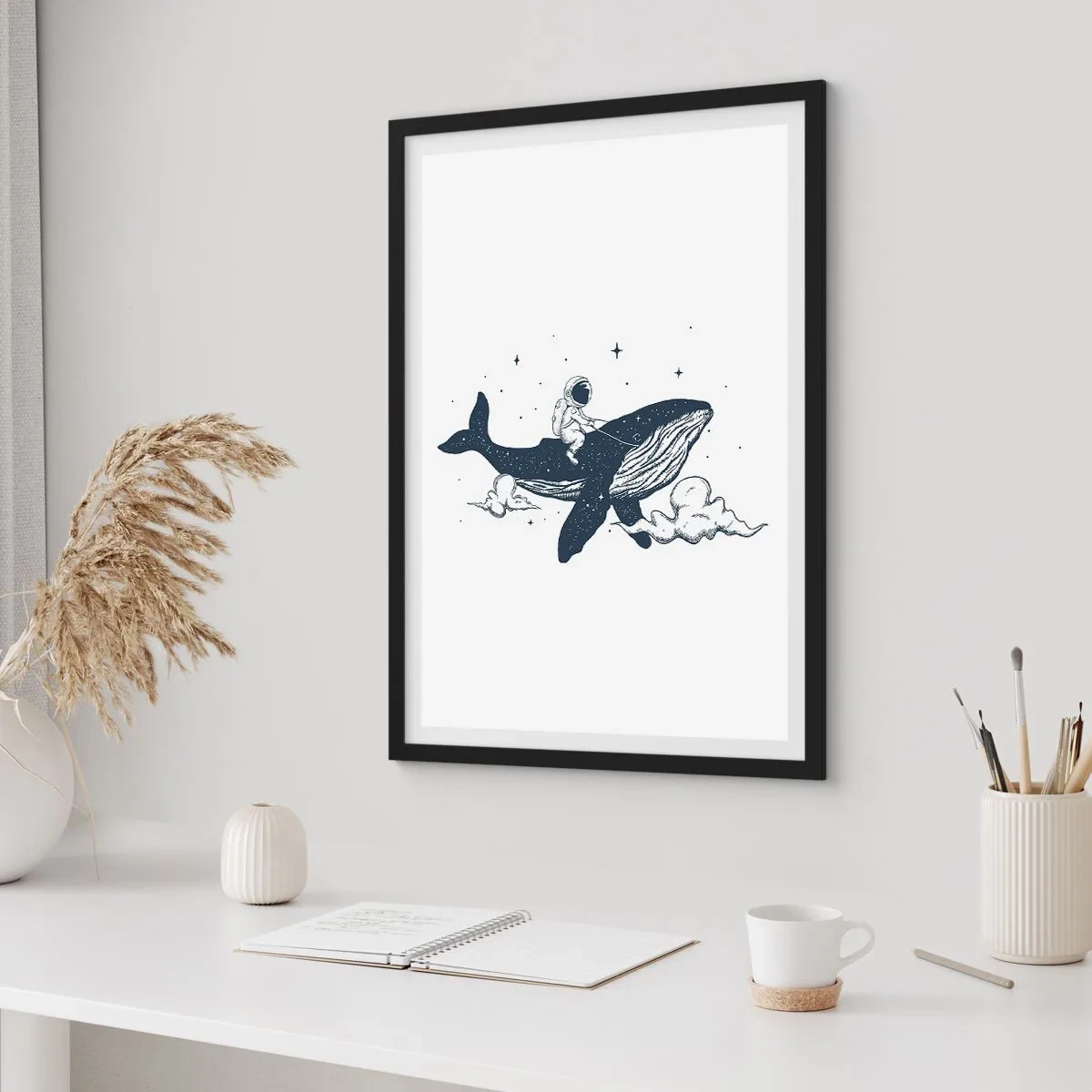 Affiche dans un cadre noir - Poster - Une illustration colorée d'une fusée spatiale volant parmi les étoiles. - 50x70cm - Aventure spatiale - Décoration murale moderne pour le salon et la chambre ARTTOR
