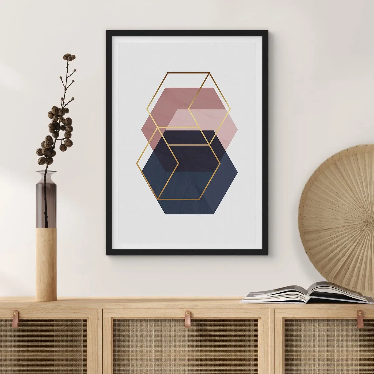 Affiche dans un cadre noir - Poster - Formes géométriques dorées sur un fond aux tons bleu marine et rose - 50x70cm - Le pouvoir de la simplicité - Décoration murale moderne pour le salon et la chambre ARTTOR