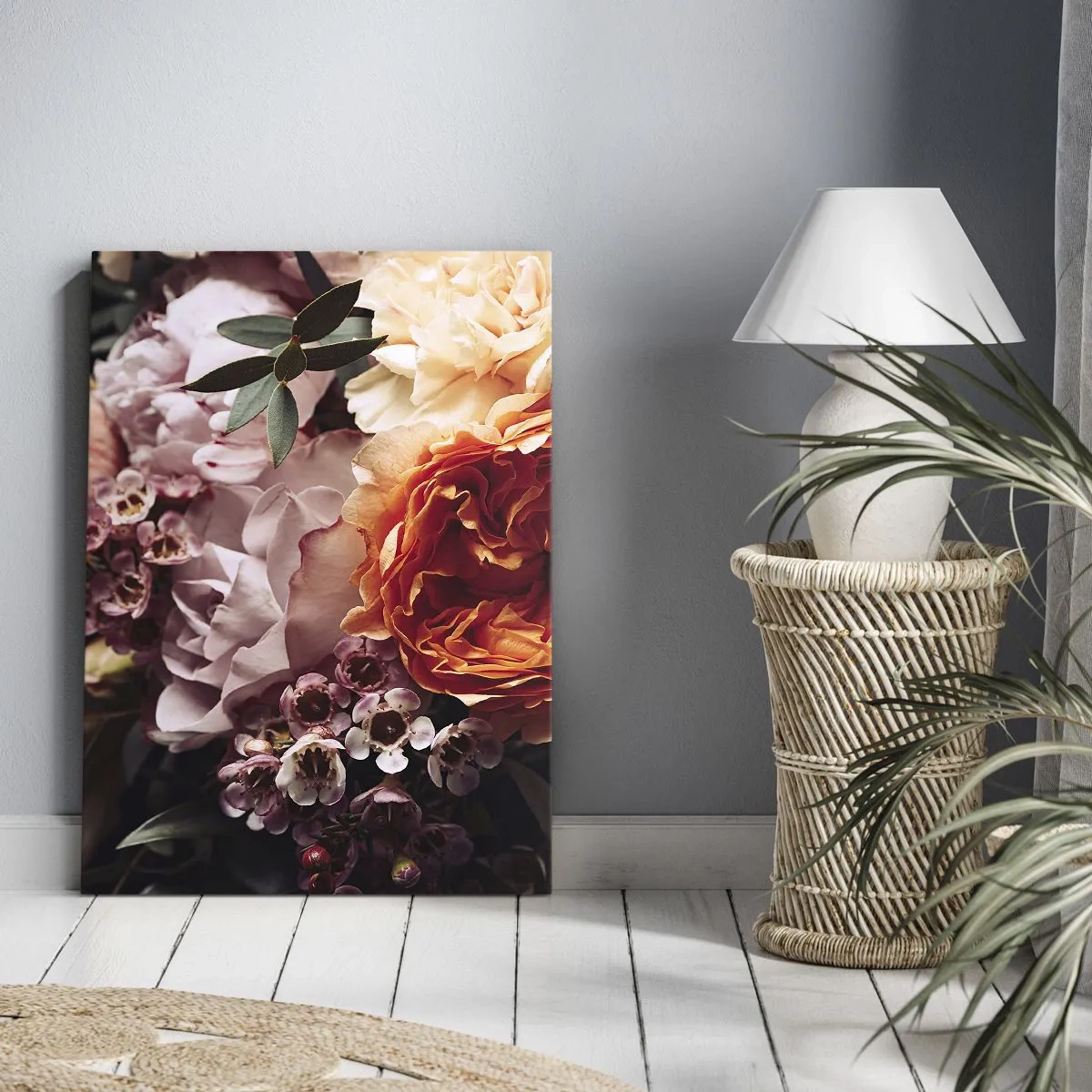 Impression sur toile - Image sur toile - Gros plan d'une composition florale colorée - 50x70cm - Enveloppé de beauté - Décoration murale moderne pour le salon et la chambre ARTTOR