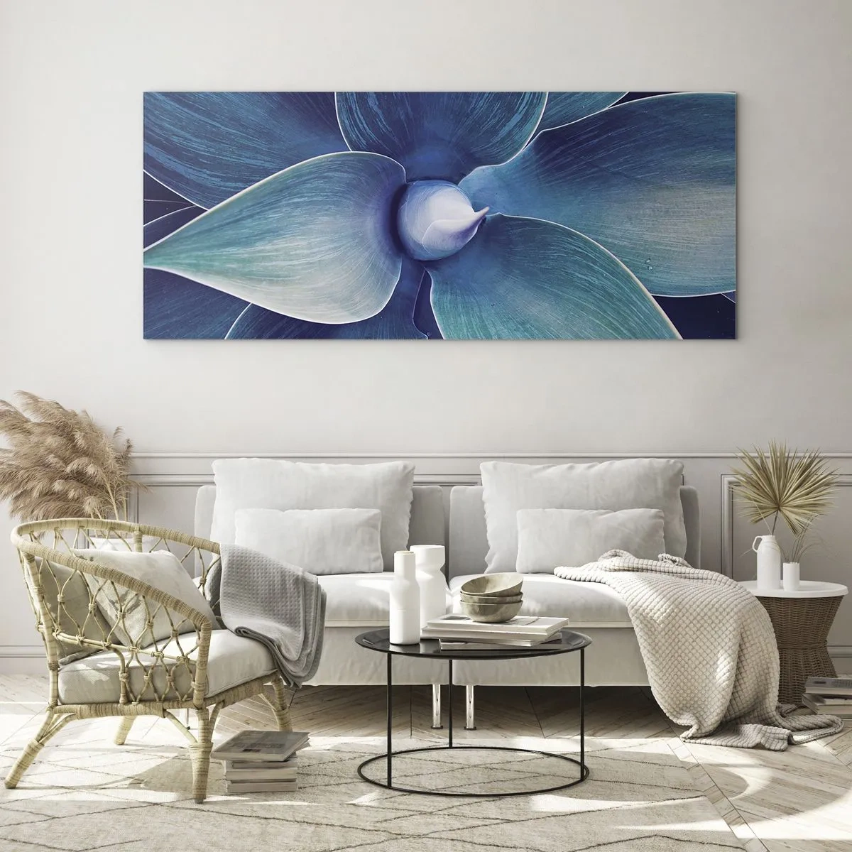 Impression sur verre - Image sur verre - Gros plan d'une fleur abstraite dans des tons de bleu - 160x50cm - Le bleu du ciel - Décoration murale moderne pour le salon et la chambre ARTTOR