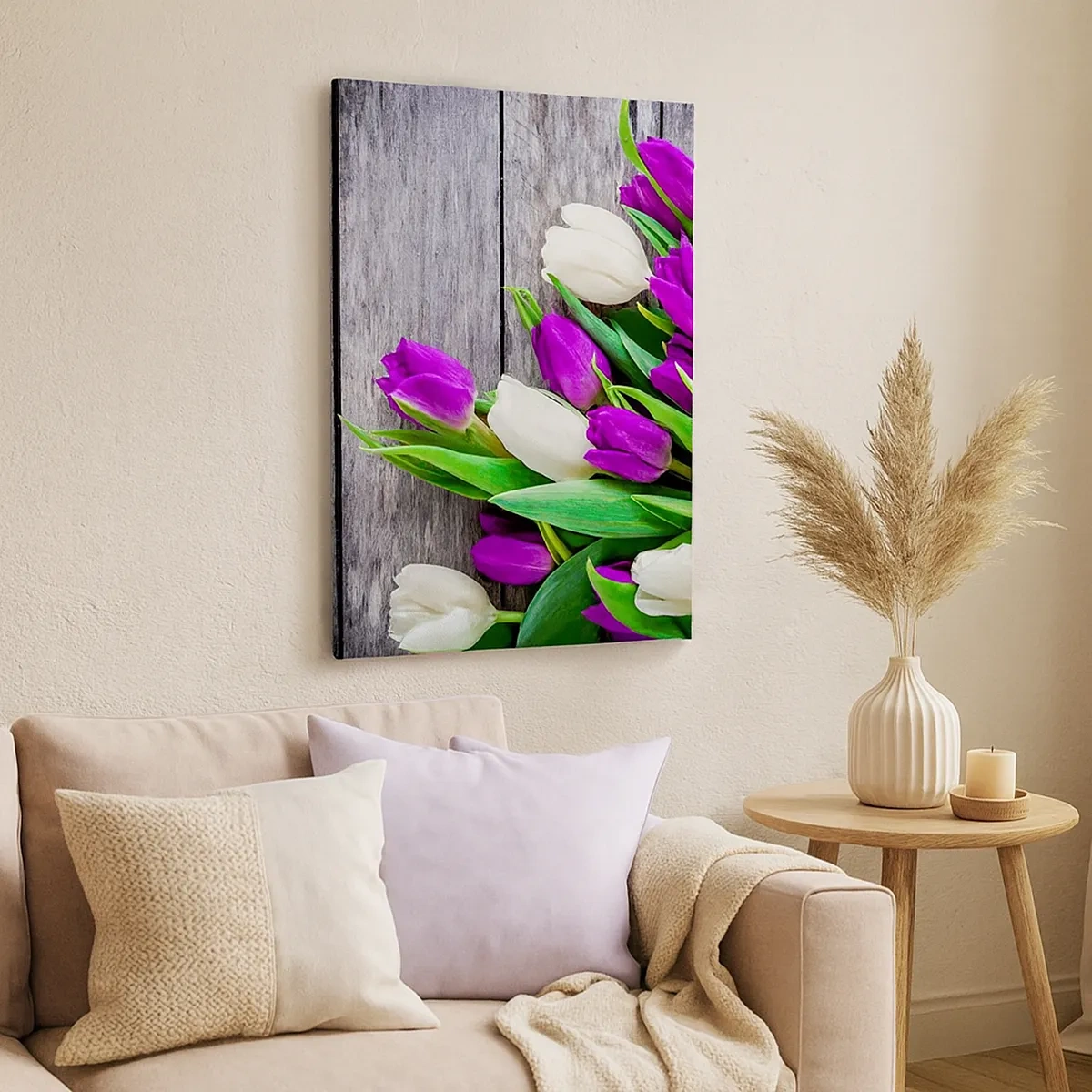 Impression sur toile - Image sur toile - Un bouquet de tulipes violettes et blanches sur un fond en bois - 50x70cm - Le jour des vacances de printemps - Décoration murale moderne pour le salon et la chambre ARTTOR