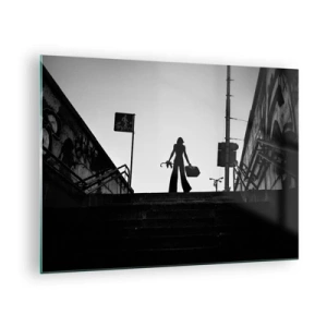 Impression sur verre - Image sur verre - Silhouette noire et blanche d'une femme sur fond de paysage urbain - 70x50cm - Pèlerinage urbain - Décoration murale moderne pour le salon et la chambre ARTTOR