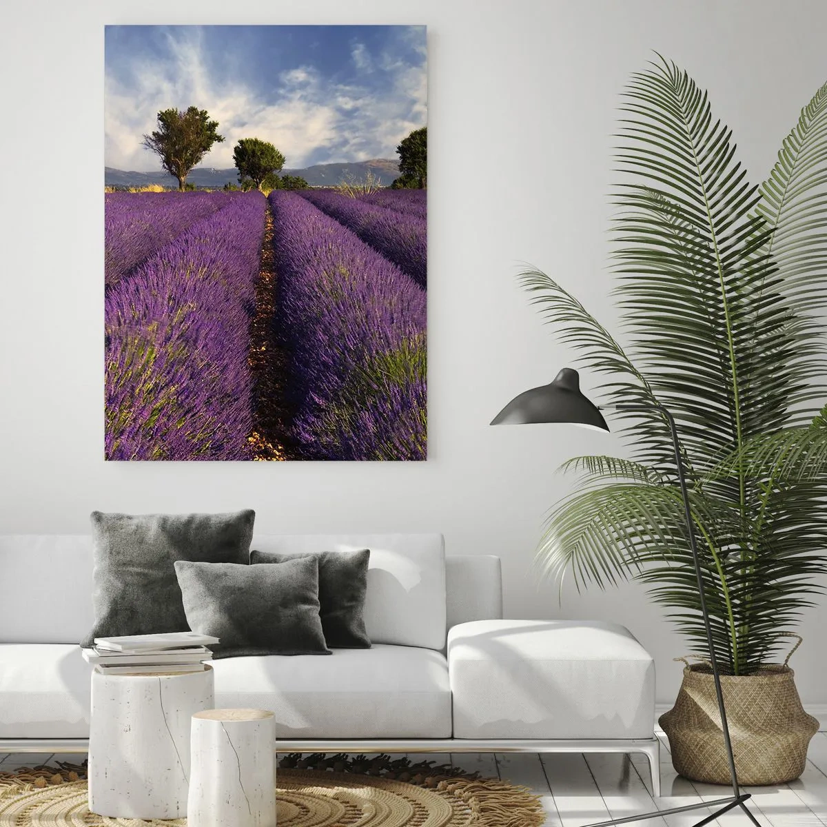 Impression sur verre - Image sur verre - Un champ de lavande avec des arbres et un arrière-plan de montagne - 50x70cm - Champs de lavande - Décoration murale moderne pour le salon et la chambre ARTTOR
