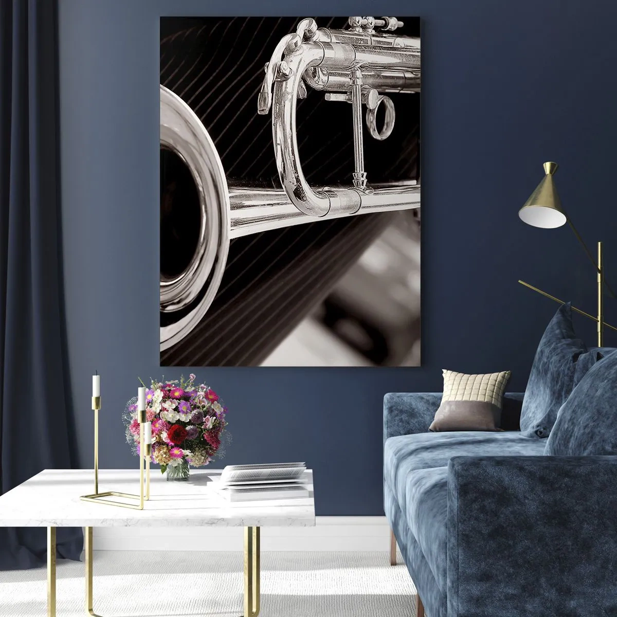 Impression sur verre - Image sur verre - Trompette argentée sur fond rayé sépia - 50x70cm - Voyage musical vers les années 30 - Décoration murale moderne pour le salon et la chambre ARTTOR