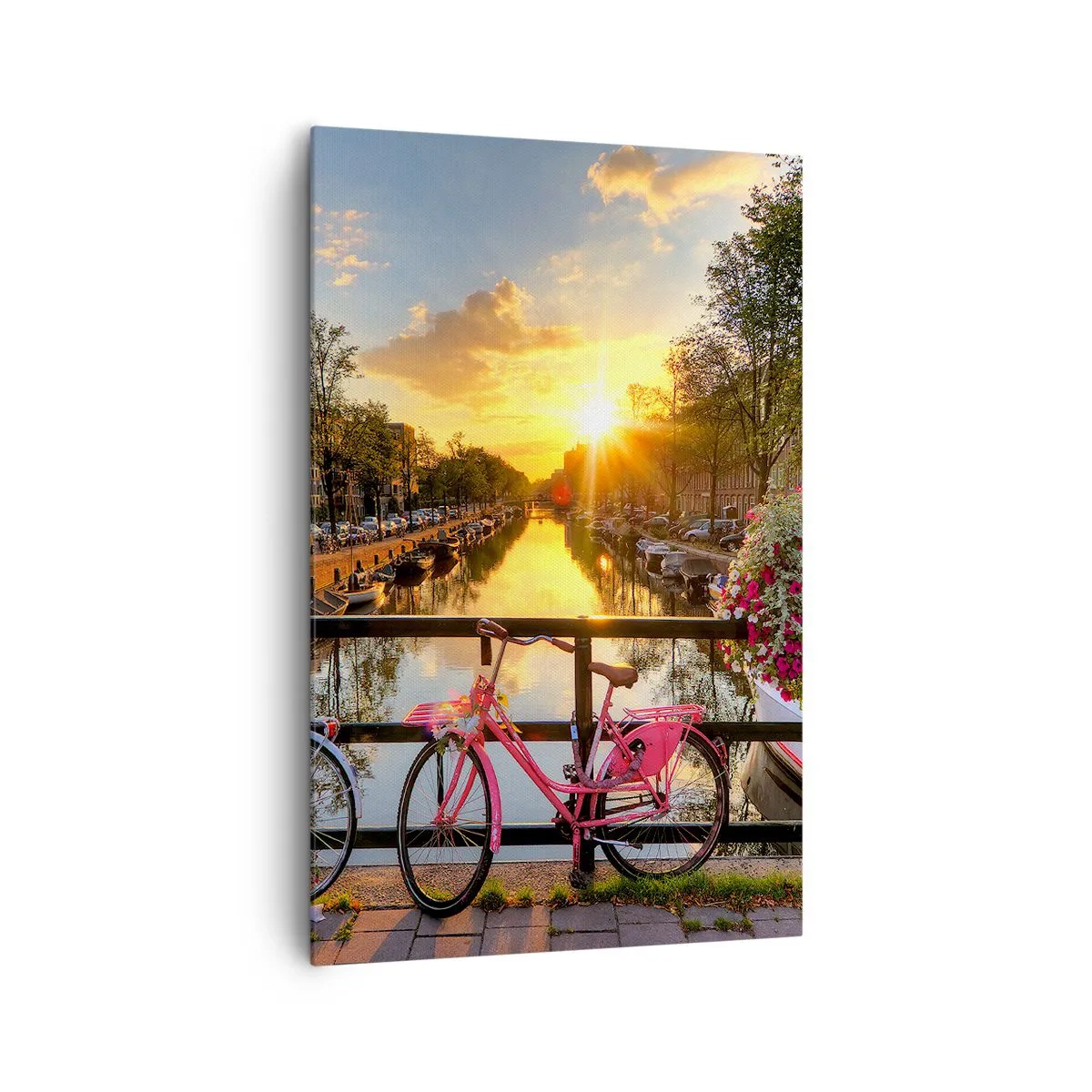 Impression sur toile - Image sur toile - Des vélos sur un pont à la lueur du soleil couchant - 80x120cm - Matin de printemps à Amsterdam - Décoration murale moderne pour le salon et la chambre ARTTOR