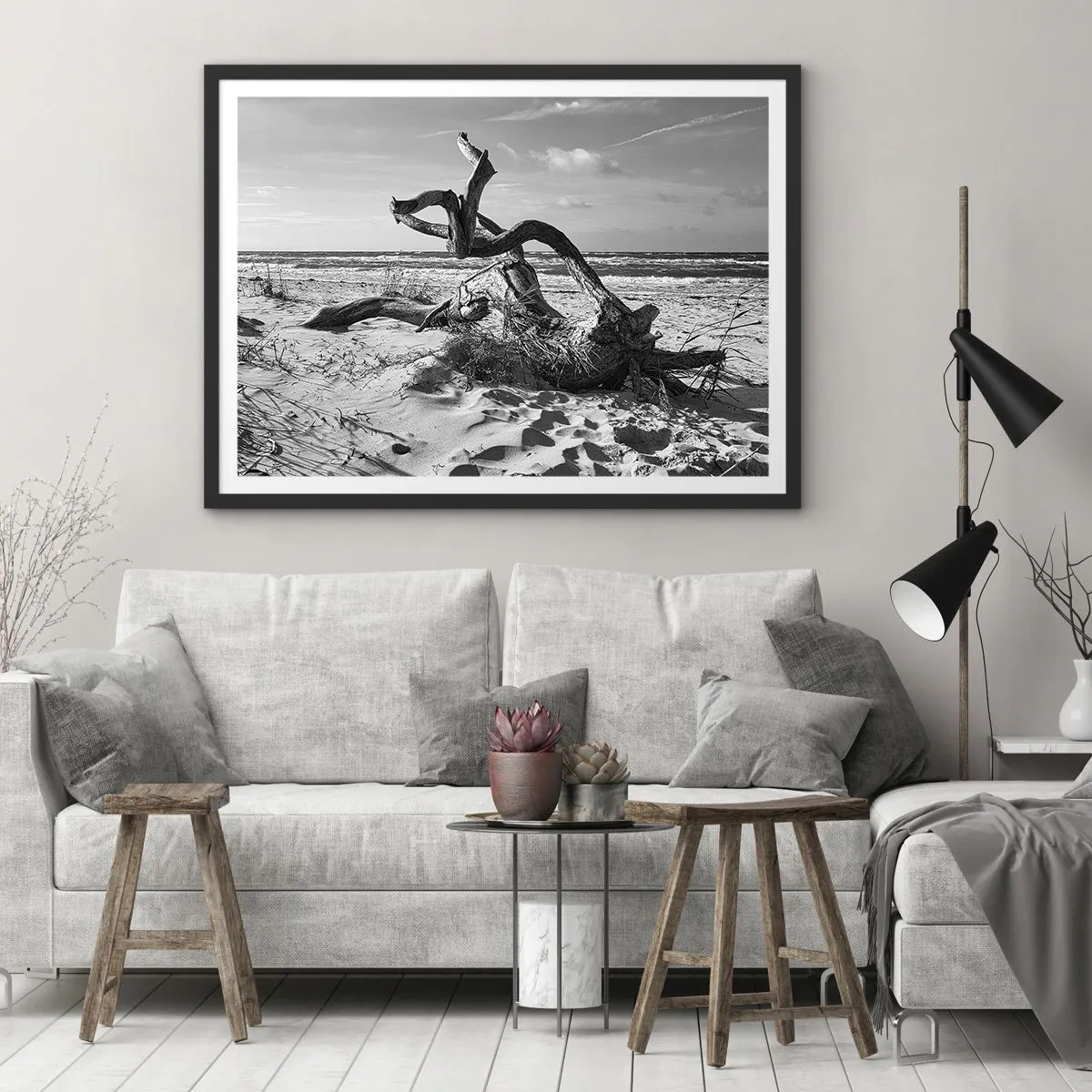 Affiche dans un cadre noir - Poster - Paysage noir et blanc avec un arbre mort sur la plage - 100x70cm - Sculpture marine - Décoration murale moderne pour le salon et la chambre ARTTOR