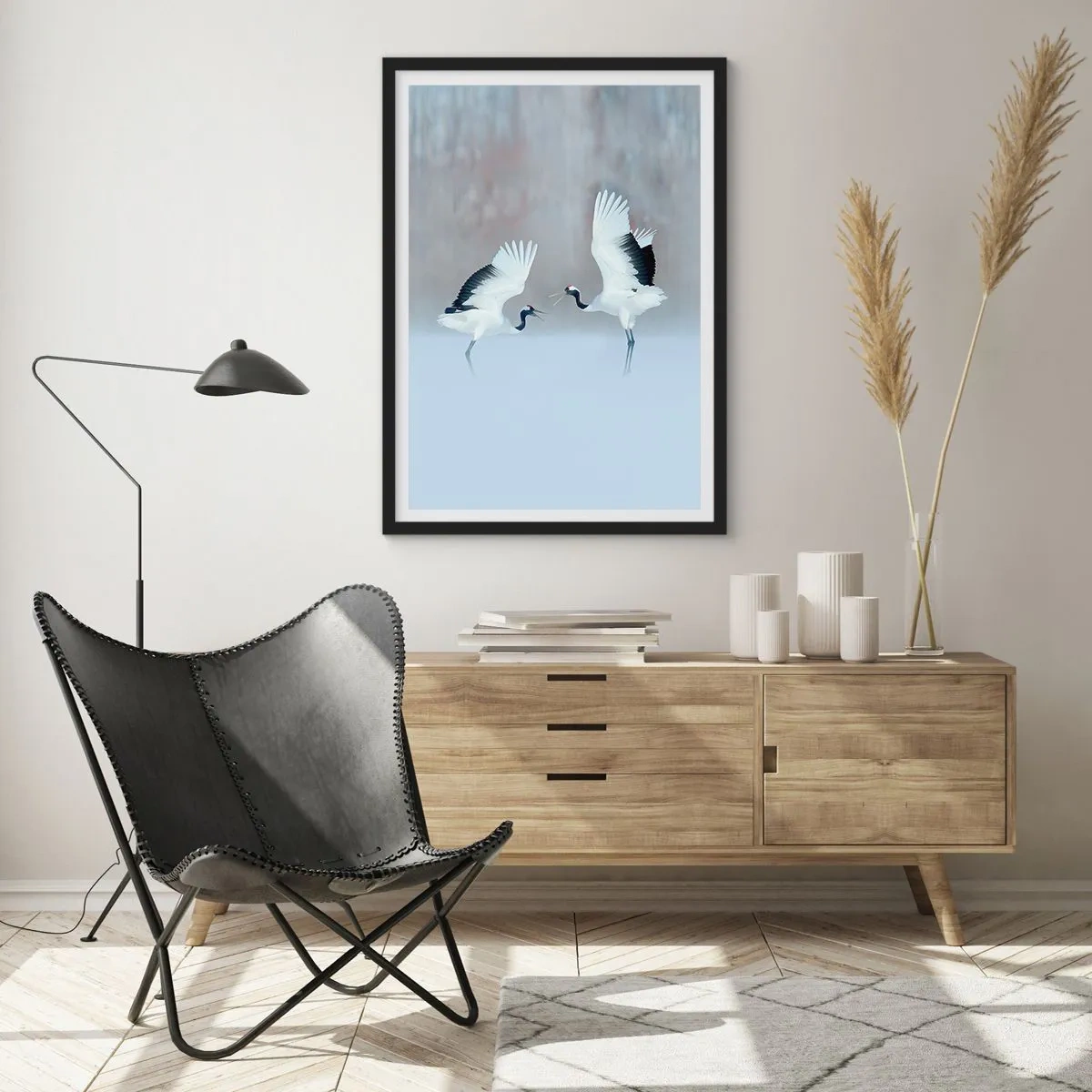 Affiche dans un cadre noir - Poster - Grues dansantes sur fond de paysage hivernal - 50x70cm - Danse dans le brouillard - Décoration murale moderne pour le salon et la chambre ARTTOR
