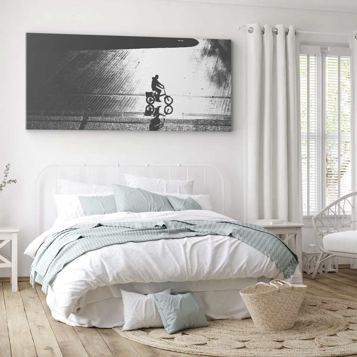 Impression sur toile - Image sur toile - Silhouette noire et blanche d'un cycliste sur une rue mouillée - 120x50cm - Devant moi, à travers la ville - Décoration murale moderne pour le salon et la chambre ARTTOR