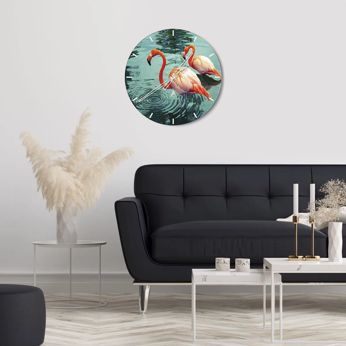 Horloge murale - Pendule murale - Deux flamants roses sur l'eau avec leur reflet dans la surface calme - 30x30cm - Nous sommes à la mode maintenant - Décoration murale moderne pour le salon, la cuisine et la chambre ARTTOR