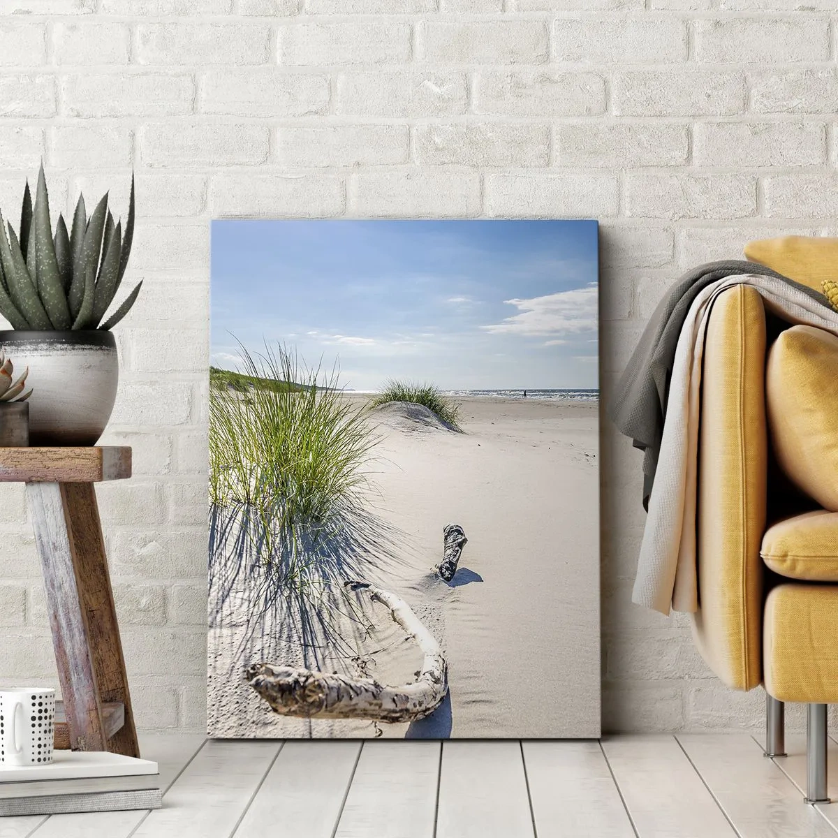 Impression sur toile - Image sur toile - Une plage baltique avec du sable, de l'herbe et un ciel bleu calme - 70x100cm - La plus belle? La Baltique - Décoration murale moderne pour le salon et la chambre ARTTOR